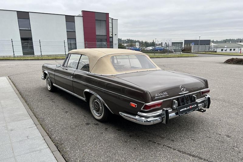 Mercedes-Benz Ostatní 300SE CABRIO - fotka 9 z 17