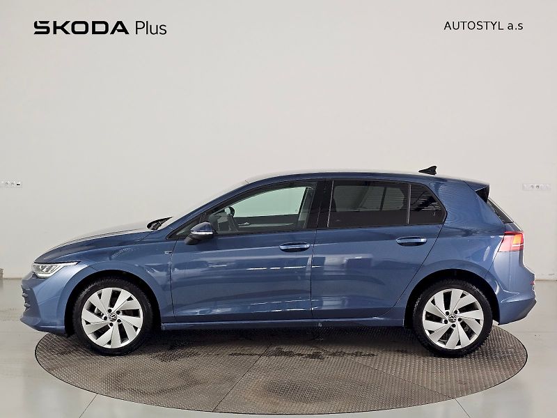 Volkswagen Golf (2024) 1,5 TSI 85kW LIFE - fotka 3 z 27