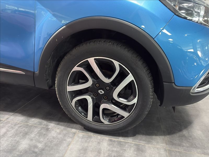Renault Captur 0,9   TCe KAMERA VÝHŘEV ALU - fotka 22 z 23