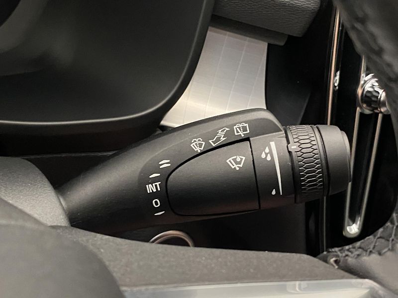 Volvo XC40 B3 DARK PLUS AUT CZ - fotka 23 z 56