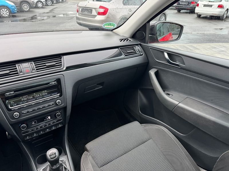 Škoda Rapid (2014) Spaceback 1.2 TSI StylePlus - fotka 19 z 31