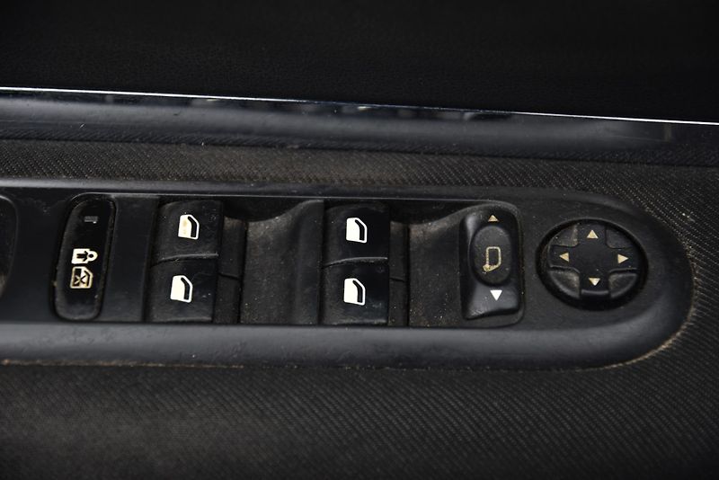 Peugeot 3008 2.0 HDi 6st,DKLIMA,TEMP,TZ,ALU - fotka 9 z 37