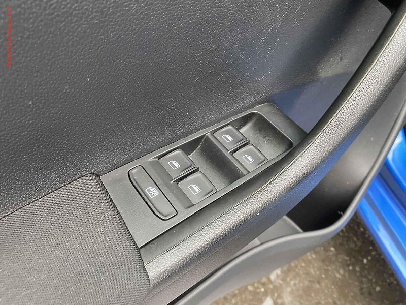 Škoda Fabia (2015) 1.2 TSi, Sport - fotka 13 z 16