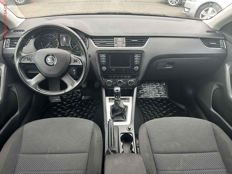 Škoda Octavia (2015) 1.2 TSi, Ambition, park. - fotka 8 z 16