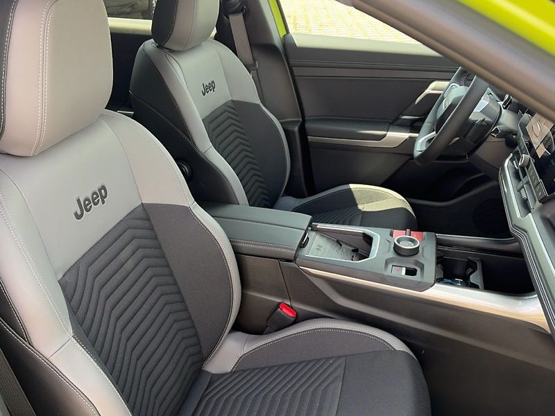 Jeep Compass (2026) First Edition e-Hybrid 145k - fotka 6 z 23