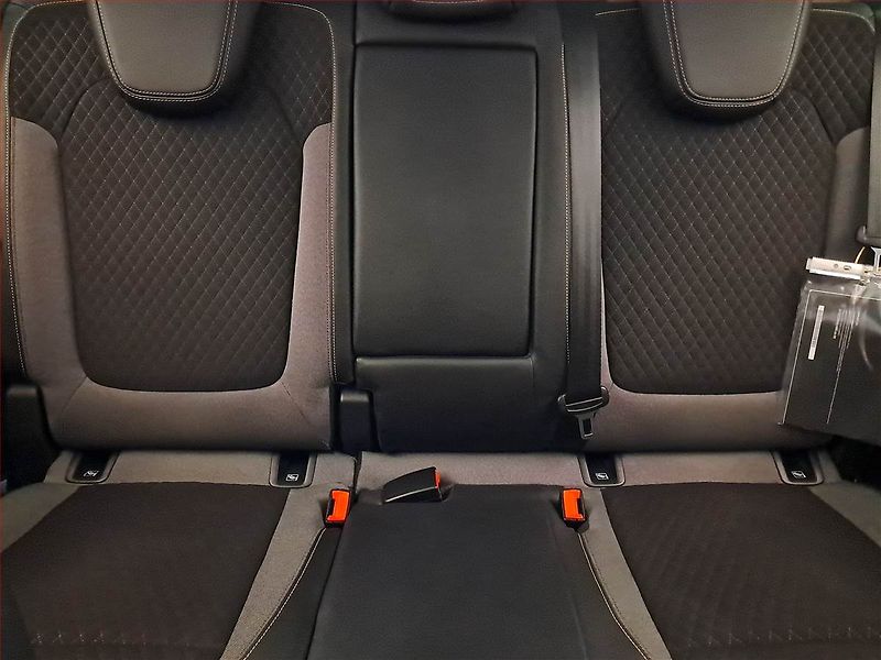 Opel Grandland X (2019) Innovation 1.2 Turbo - fotka 10 z 25