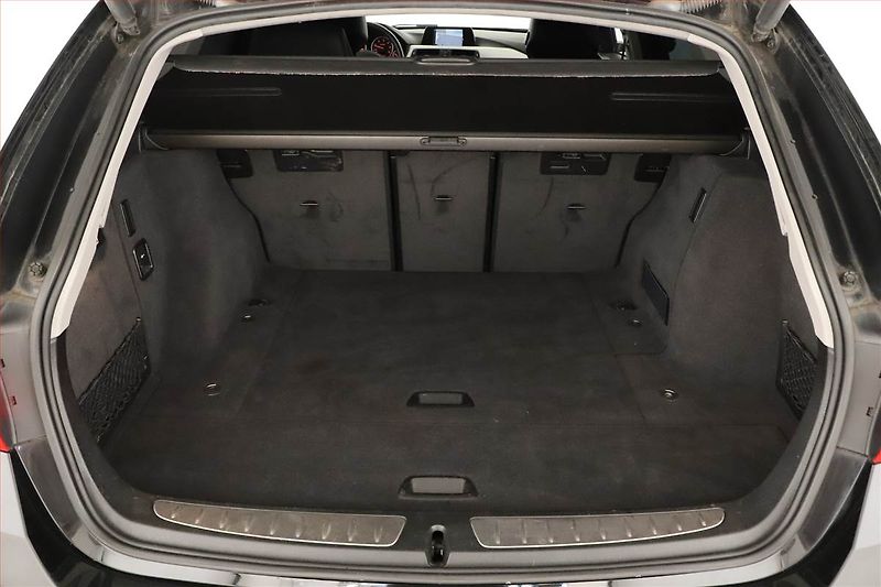 BMW Řada 3 (2014) 320 d xDrive, 4X4, Automat - fotka 11 z 17