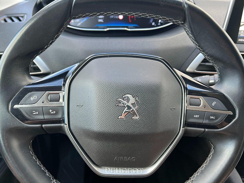 Peugeot 5008 (2019) 1.2PT 96kW ALLURE+ 7-míst - fotka 23 z 38