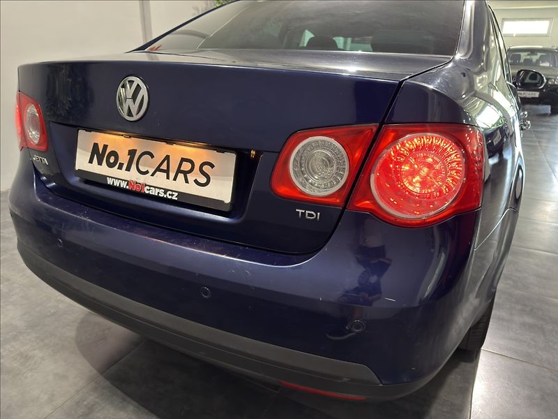 Volkswagen Jetta 1,9   TDI 77KW UNITED 1.MAJ - fotka 23 z 28