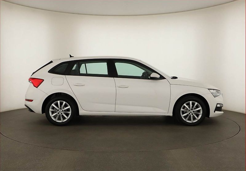 Škoda Scala (2020) 1.6 TDI, Navi, Tempomat - fotka 6 z 15