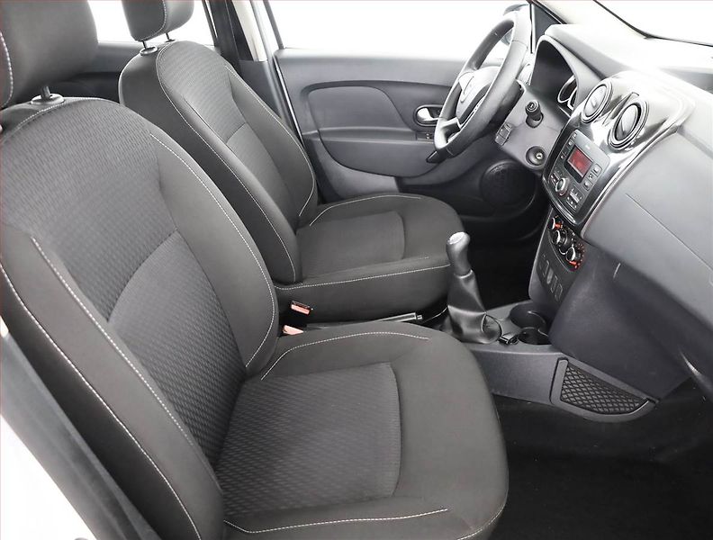 Dacia Sandero (2018) 1.0 SCe, Park. senzory - fotka 7 z 14
