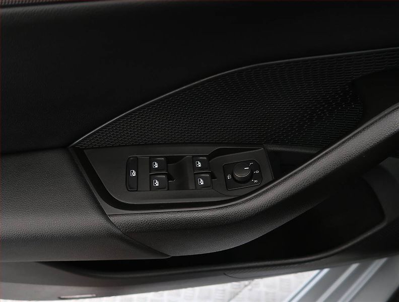 Škoda Octavia (2023) Ambition 2.0 TDI - fotka 25 z 25