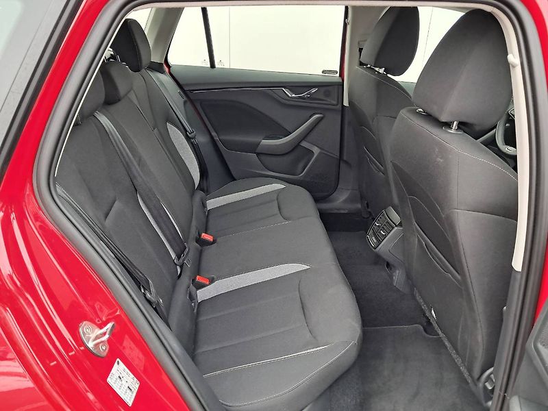 Škoda Kamiq (2024) Selection 1.0 TSI / 85 kW  M6 - fotka 21 z 26