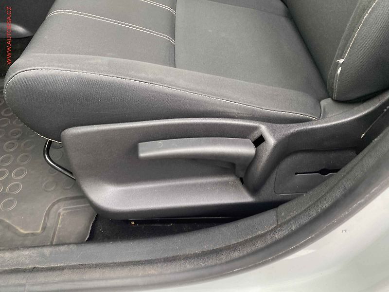 Renault Mégane (2016) 1.5 dCi, ČR, AC, tempo, park - fotka 14 z 16