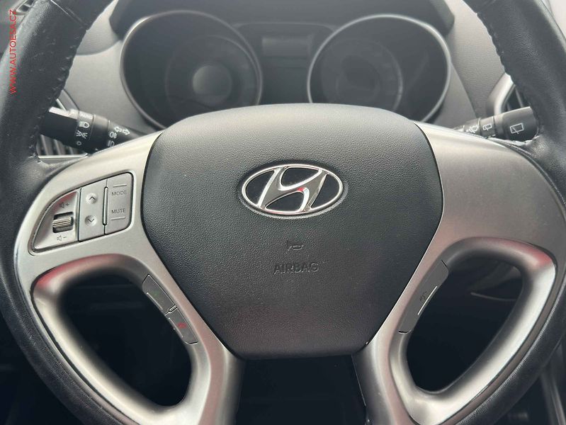Hyundai ix35 (2012) 1.6GDi, ČR, AC, TZ - fotka 14 z 21