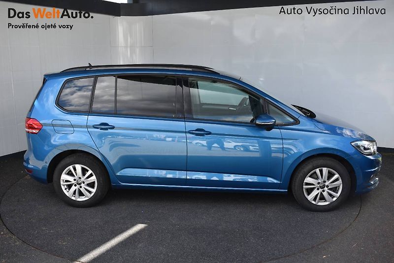 Volkswagen Touran (2023) 1.5TSI 110kW DSG, Full LED - fotka 9 z 25