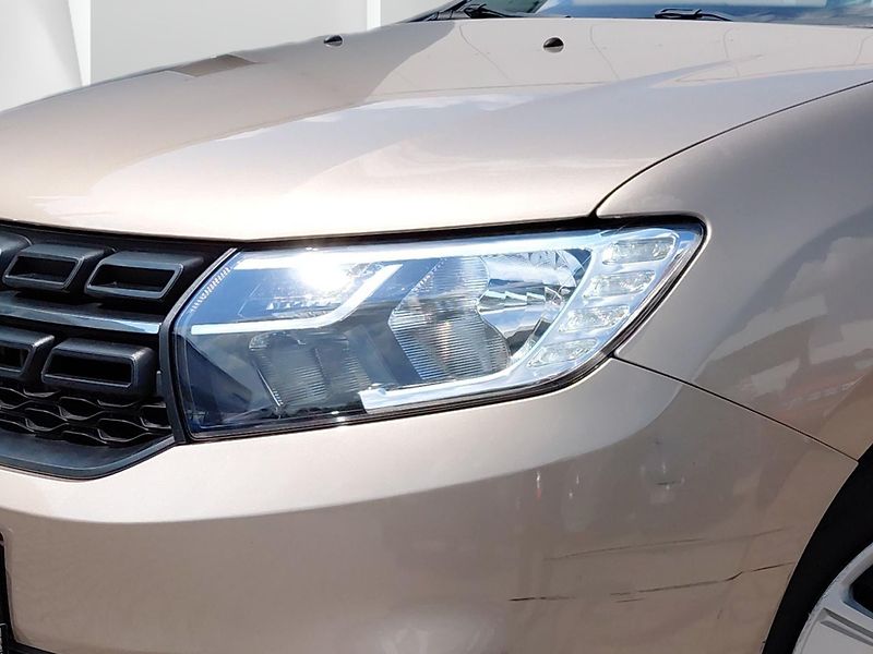 Dacia Sandero 1,0 SCe 54 kW Arctica - fotka 9 z 23