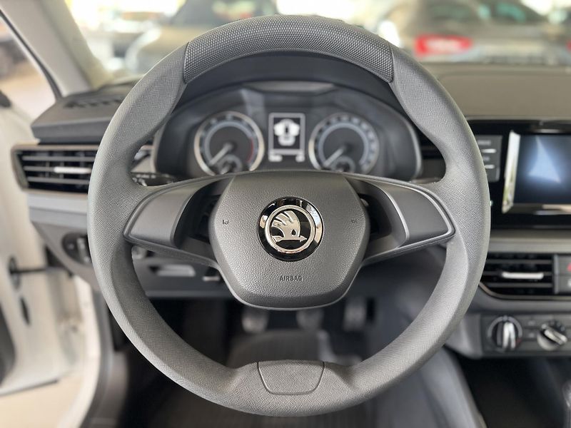 Škoda Kamiq 1,0TSI*Tempomat*PDC*REZERVACE! - fotka 22 z 29