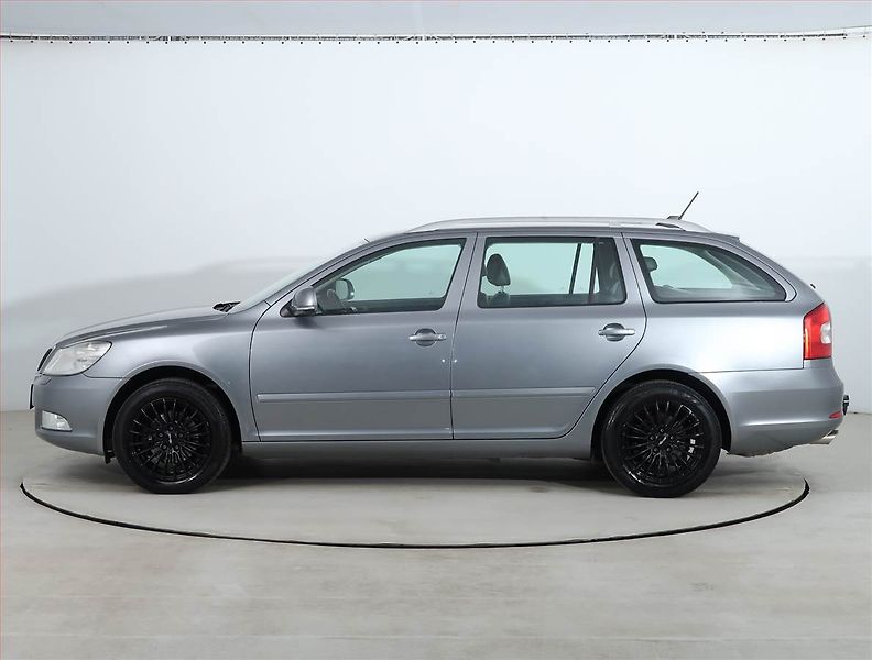 Škoda Octavia (2012) 1.4 TSI, Navi, Tempomat - fotka 3 z 21