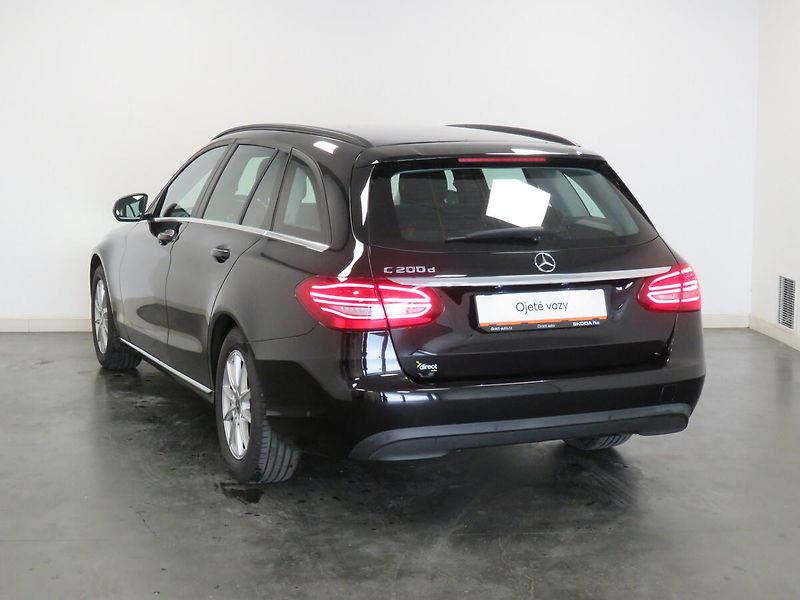 Mercedes-Benz Třídy C - fotka 7 z 25