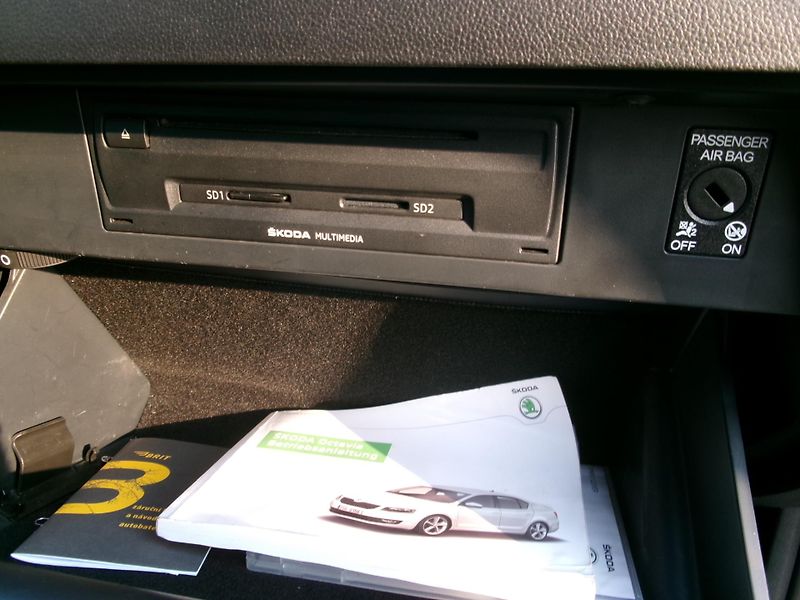 Škoda Octavia (2014) 1,2TSI NAVI DSG AC BT VÝHŘEV - fotka 20 z 34