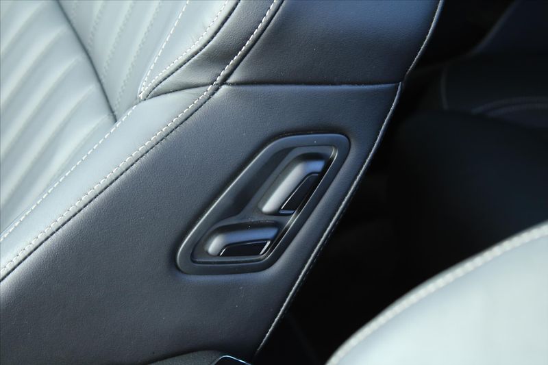Škoda Superb 2.0TDI 147kW DSG 4x4 STYLE - fotka 33 z 34