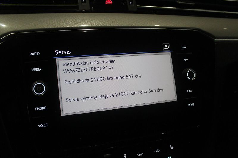 Volkswagen Passat (2023) R-Line 110kW,Webasto,360,Tažné - fotka 26 z 26