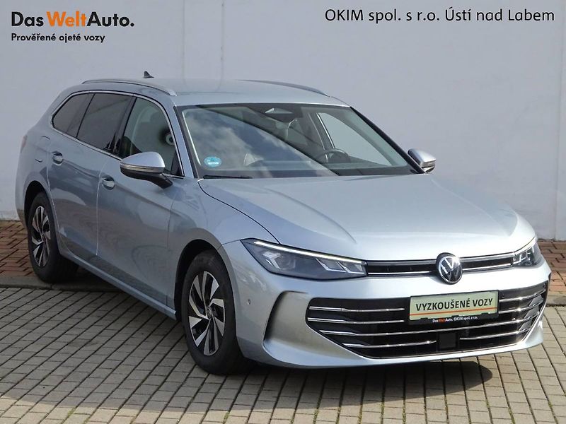 Volkswagen Passat (2024) 1,5 eTSi/ 110kW DSG Business - fotka 9 z 26