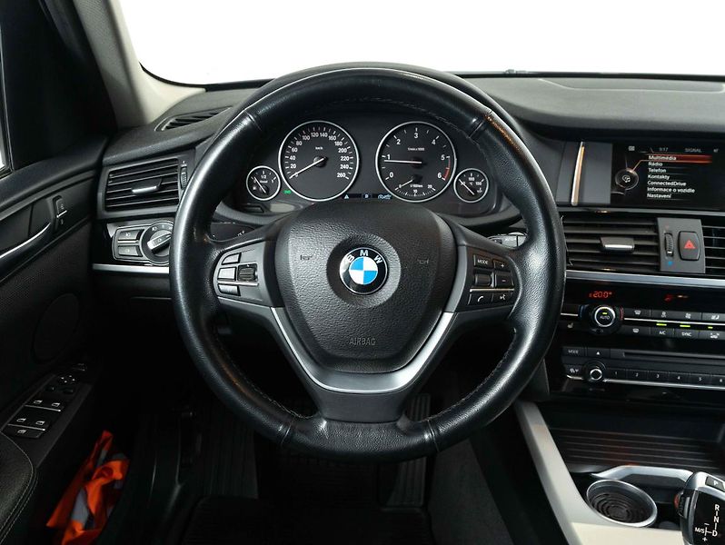 BMW X3 xDrive20d - fotka 9 z 20