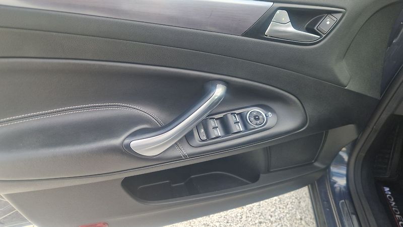 Ford Mondeo 2,0 Tdci - fotka 8 z 11