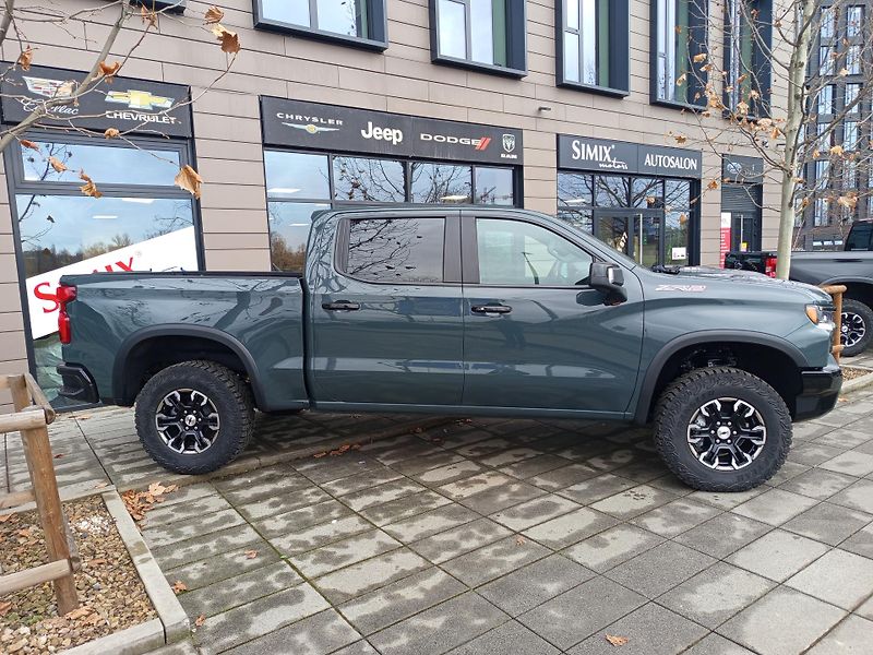 Chevrolet Silverado (2025) ZR2, Cypress, rezervováno - fotka 3 z 22