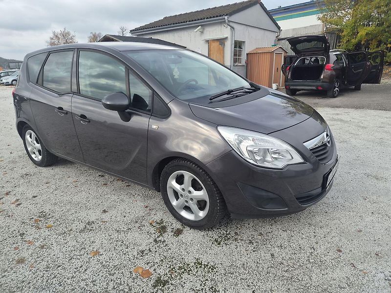 Opel Meriva 1,4 16V - fotka 2 z 10