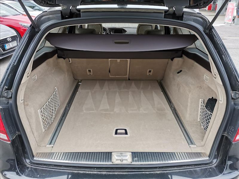 Mercedes-Benz Třídy E 3,0 E350 BlueTEC T Avantgarde - fotka 9 z 19