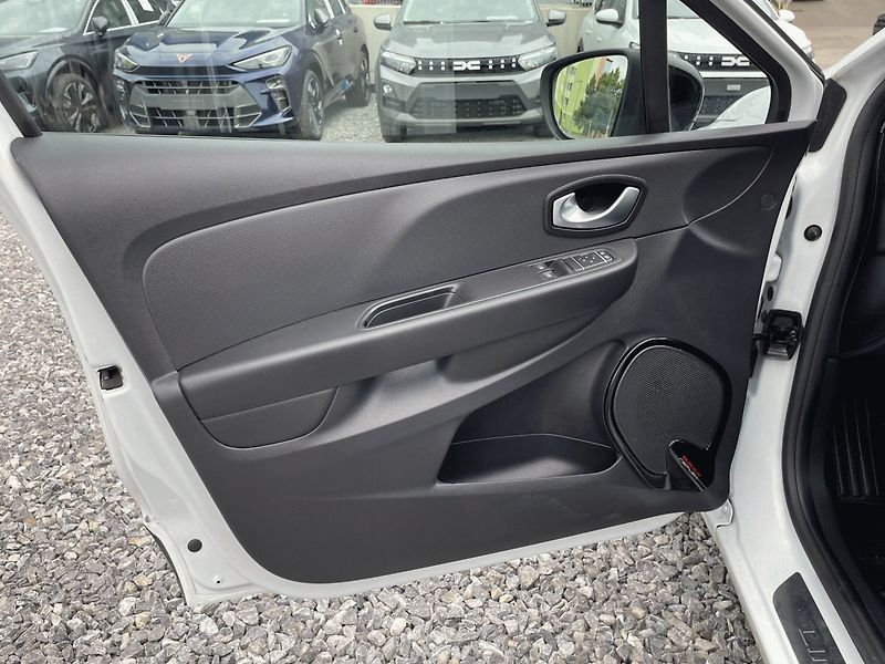 Renault Clio (2020) 0.9 TCe,56kW,Limited,ČR - fotka 26 z 35