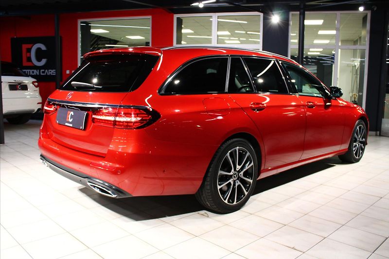 Mercedes-Benz Třídy E 300d 4MATIC DIS+ / 360° / NezT - fotka 6 z 27