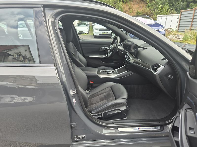 BMW Řada 3 TOURING 330D M SPORT 210kw 19A - fotka 16 z 50
