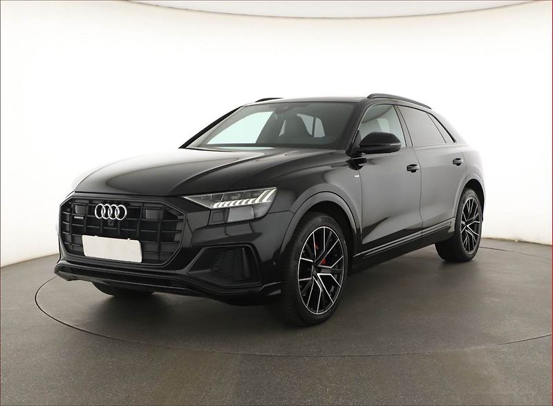 Audi Q8 (2022) 50 TDI - fotka 2 z 29