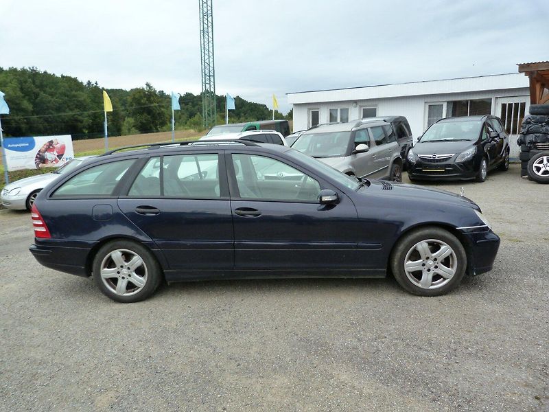 Mercedes-Benz Třídy C 200 CDI - fotka 4 z 21