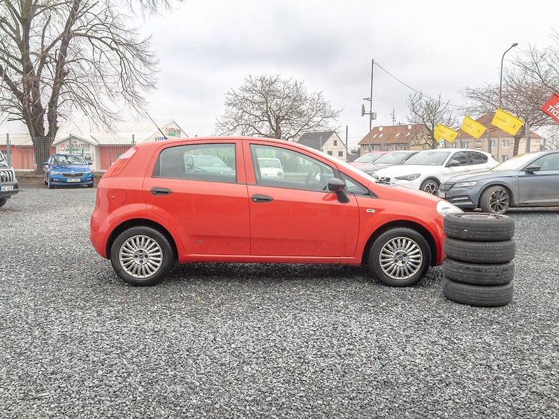 Fiat Grande Punto (2007) 1.4i 2x KOLA – PO SERVISU - fotka 4 z 37