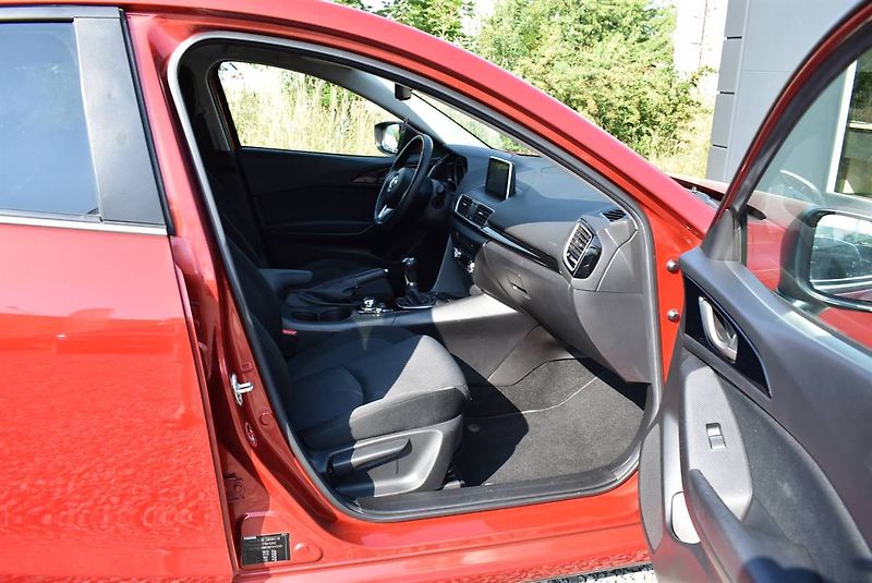 Mazda 3 2,0 16V SOUL RED,1.M,SERVIS! - fotka 13 z 15