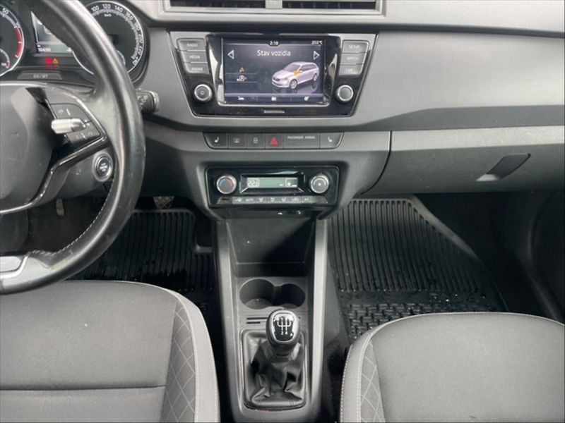 Škoda Fabia 1,0 TSI Ambition - fotka 10 z 11
