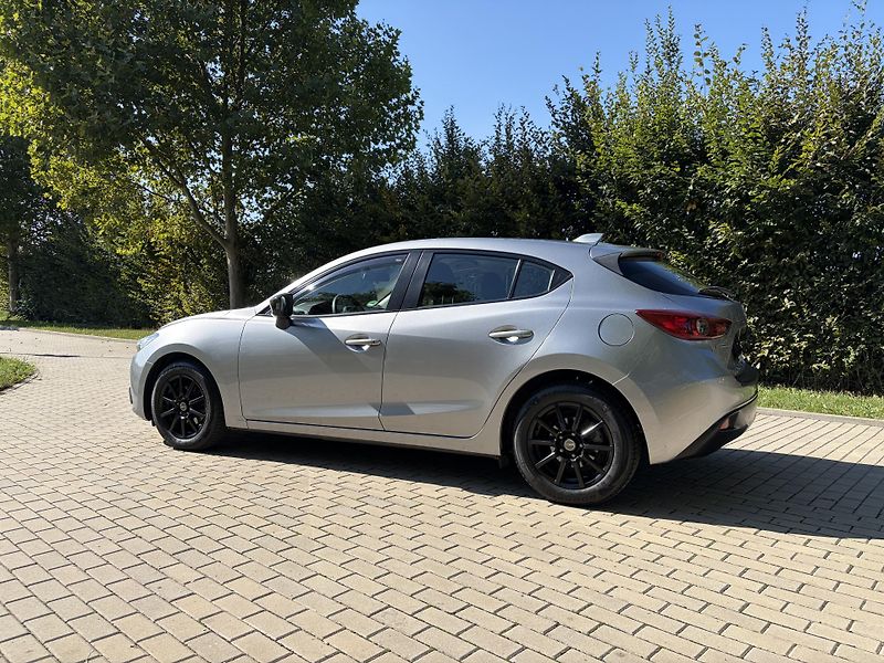 Mazda 3 1.5 Prime-Line - fotka 6 z 29