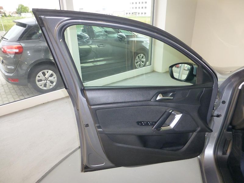 Peugeot 308 (2016) 1,6HDI*NAVIGACE.*PARKS**NEW - fotka 9 z 26
