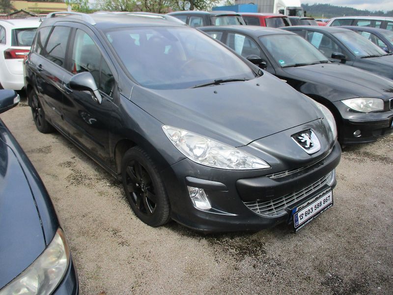 Peugeot 308 (2009) combi 2,0 HDi - fotka 4 z 12