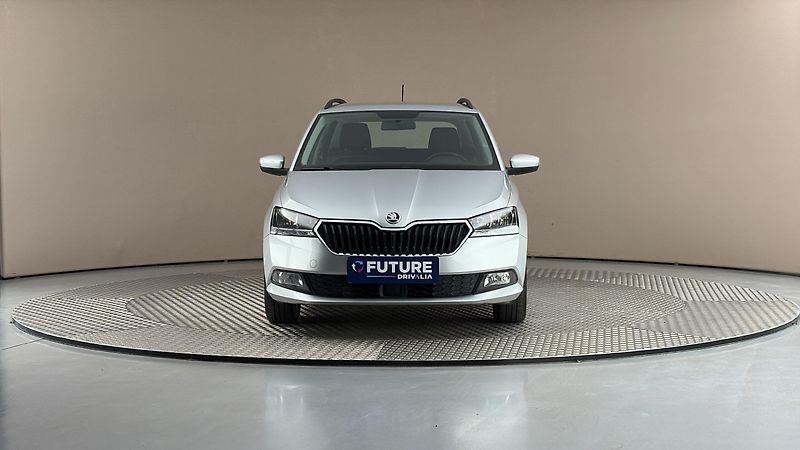 Škoda Fabia 1.0 TSI Ambition Combi - fotka 3 z 24