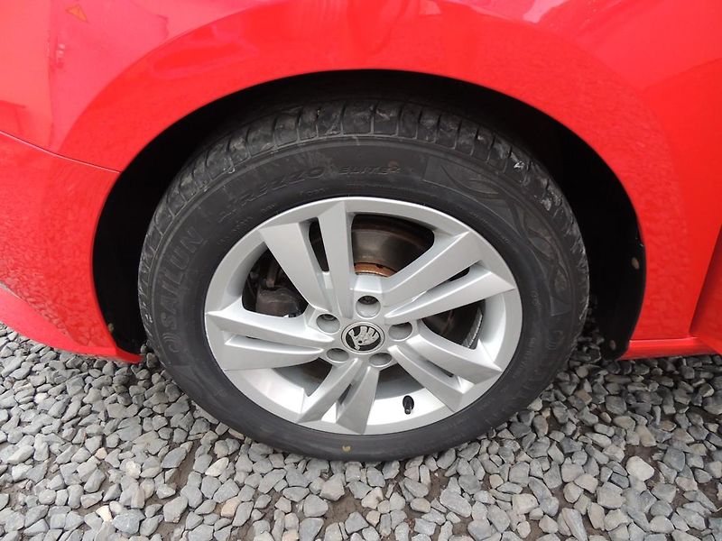 Škoda Fabia (2020) 1.0MPI,Amb,5DV,1.maj.ČR - fotka 19 z 29