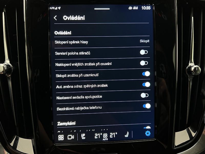 Volvo V60 B4 DARK PLUS AUT - fotka 36 z 42