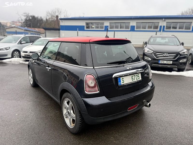 Mini Cooper 1.6i, manual - fotka 2 z 9