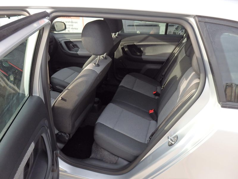 Škoda Fabia 1.4 16V 63 kW KLIMA, ZÁVĚS - fotka 7 z 12
