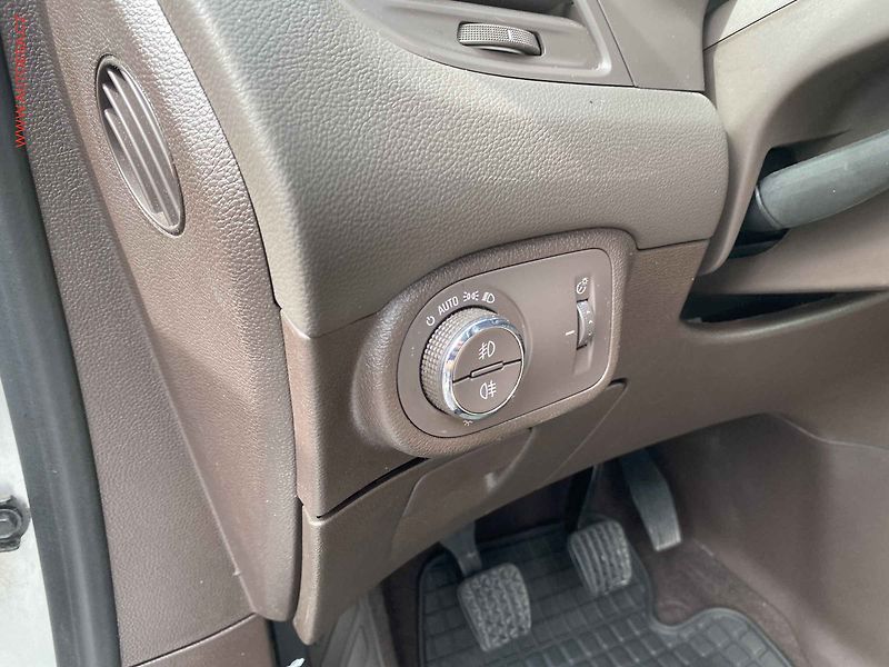 Opel Zafira (2014) 1.6 CDTi, 1.maj, AC, TZ, navi - fotka 15 z 17
